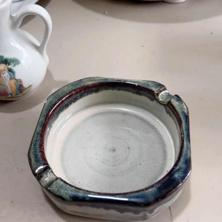 瓷片陶瓷制品烟灰缸两个