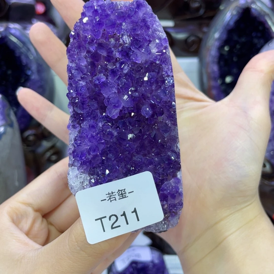 乌拉圭水晶摆件t211