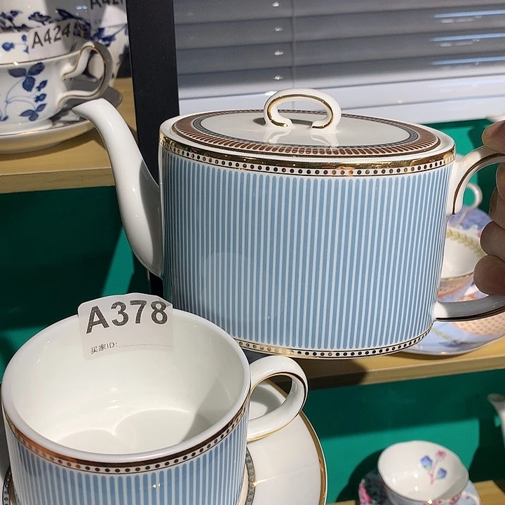 瓷片一壶两杯两碟