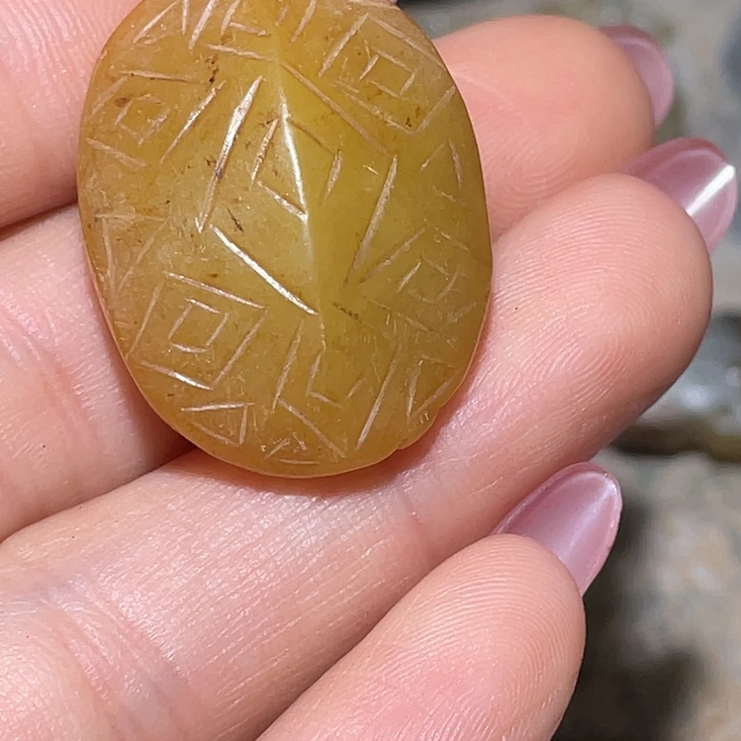 千***鹰未镶嵌和田玉（糖玉）挂件