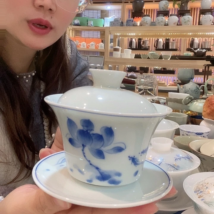 青瓷手绘盖碗瓷器