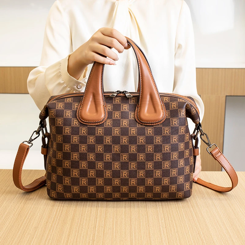 大容量手提包2025新款女士高级波士顿枕头包百搭单肩时尚斜挎包