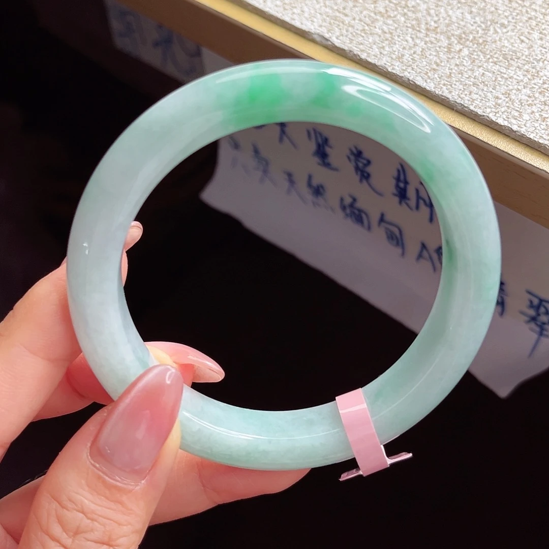 翡翠未镶嵌手镯手镯