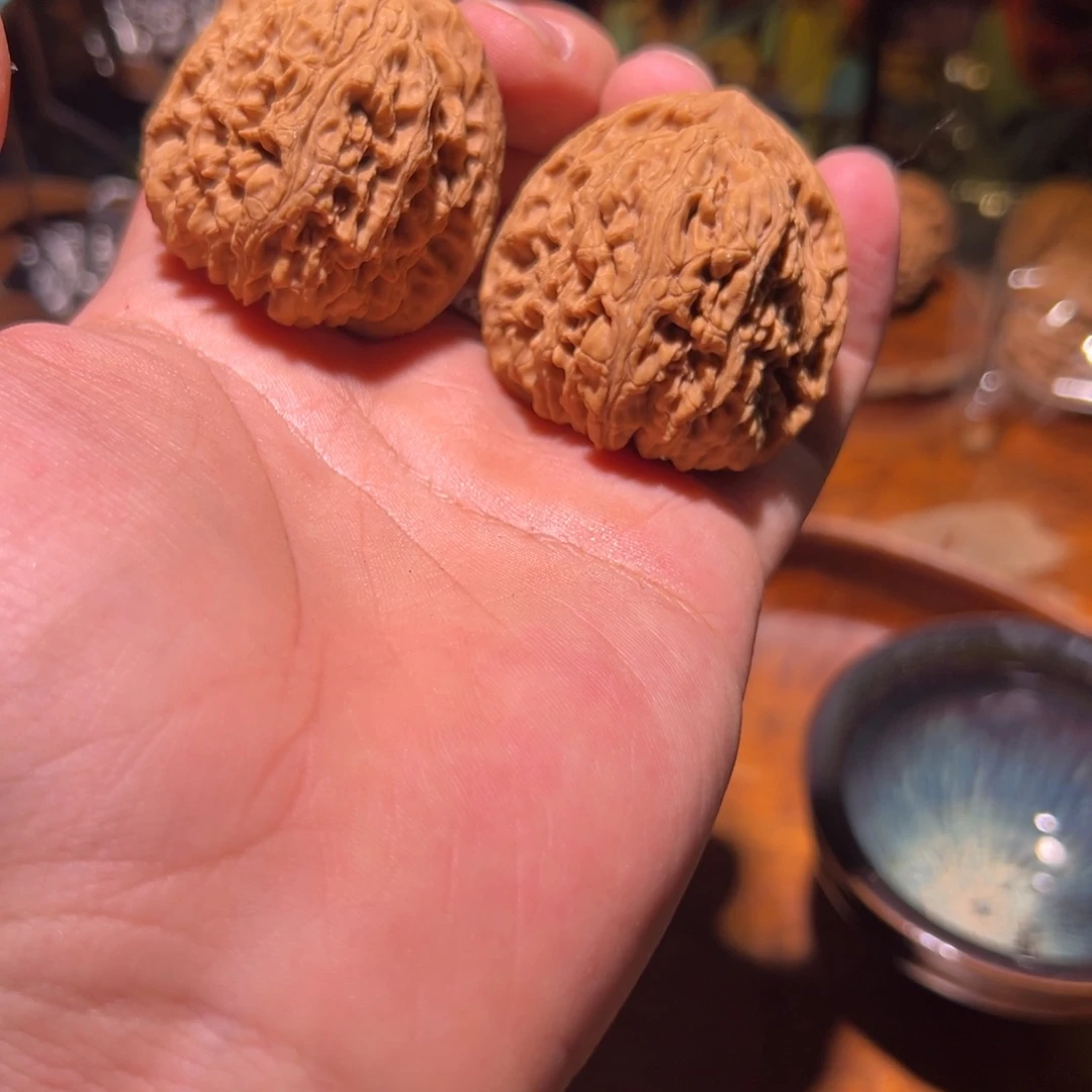 金***王文玩核桃吊坠42全品涿鹿三角疆