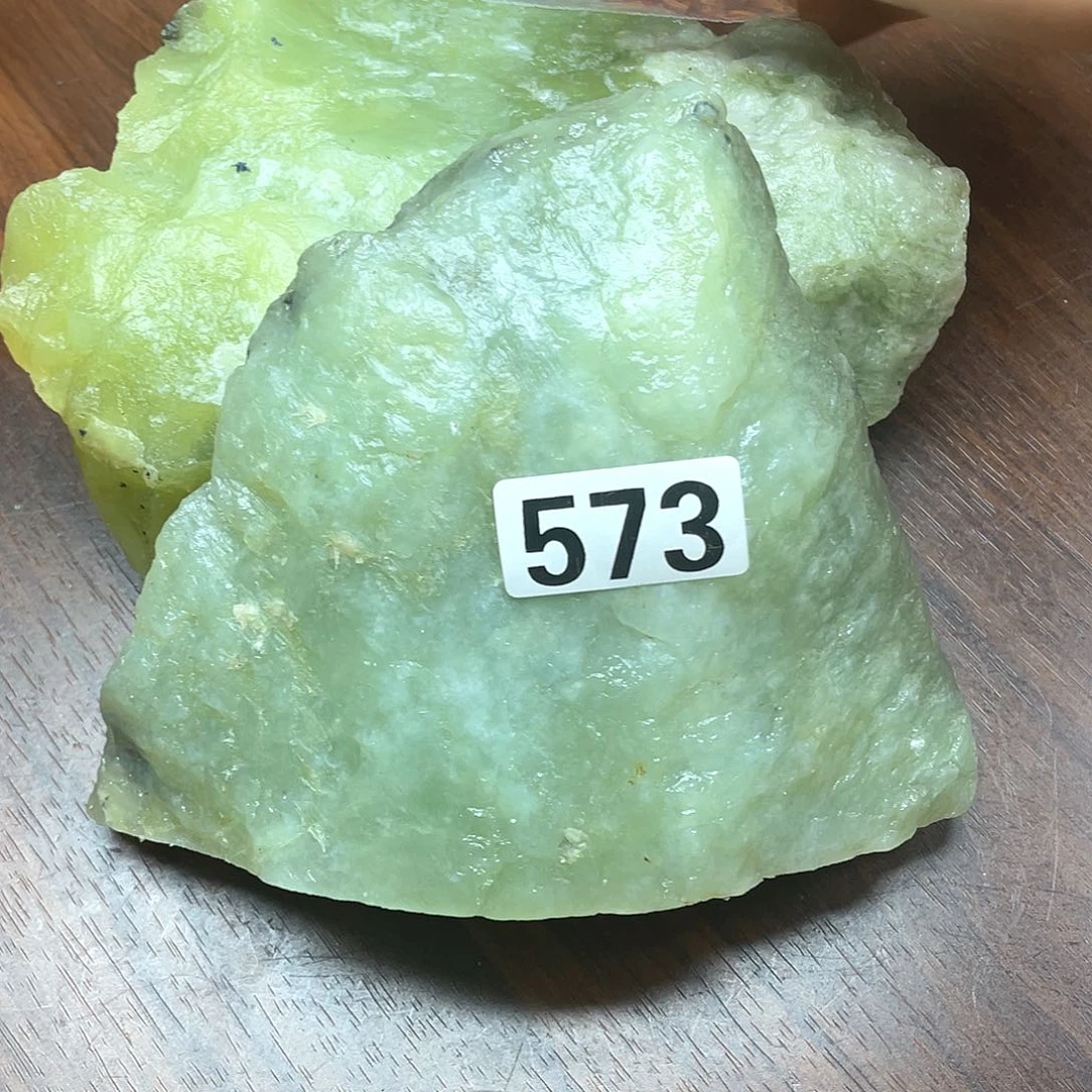 用***4蛇纹石玉未镶嵌原石