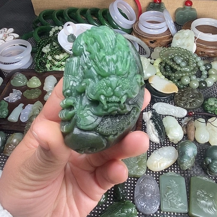 和田玉（碧玉）未镶嵌颈饰