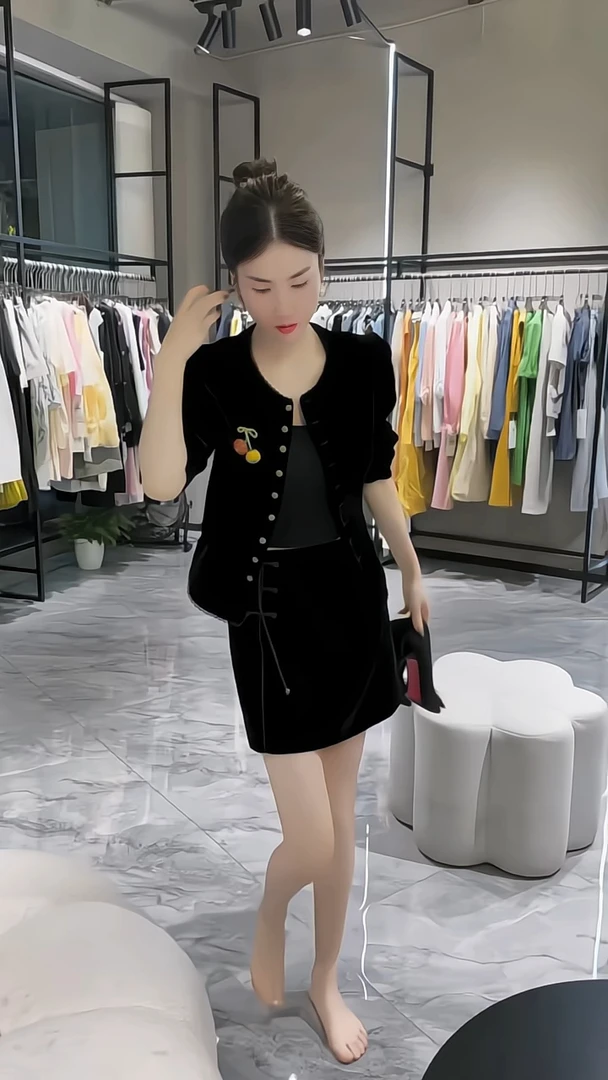 常规款女宽松型薄款纯色短外套设计感洋气网红时尚