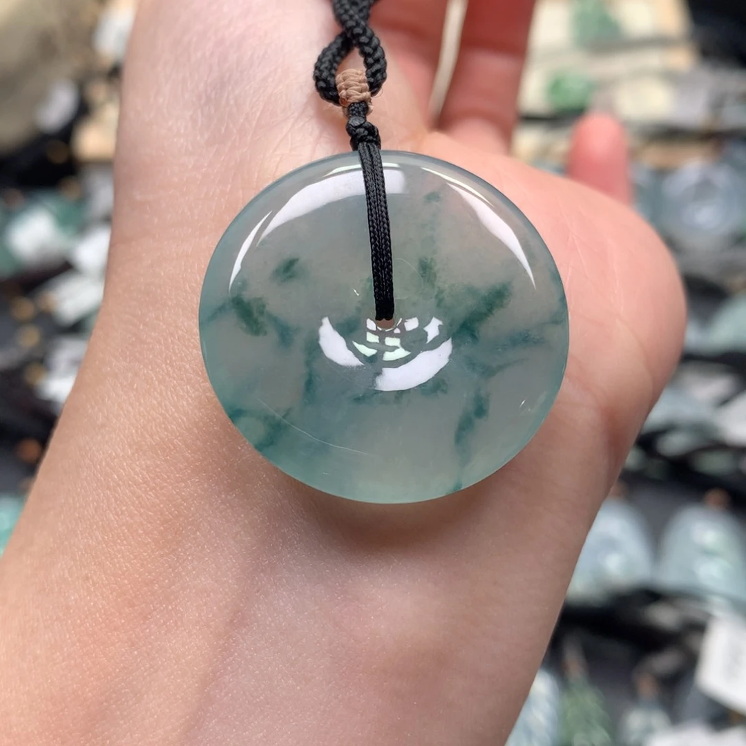 翡翠颈饰未镶嵌扣子