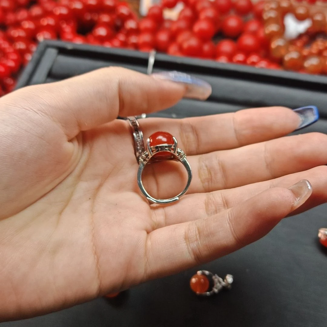 张***下玛瑙/玉髓合金戒指