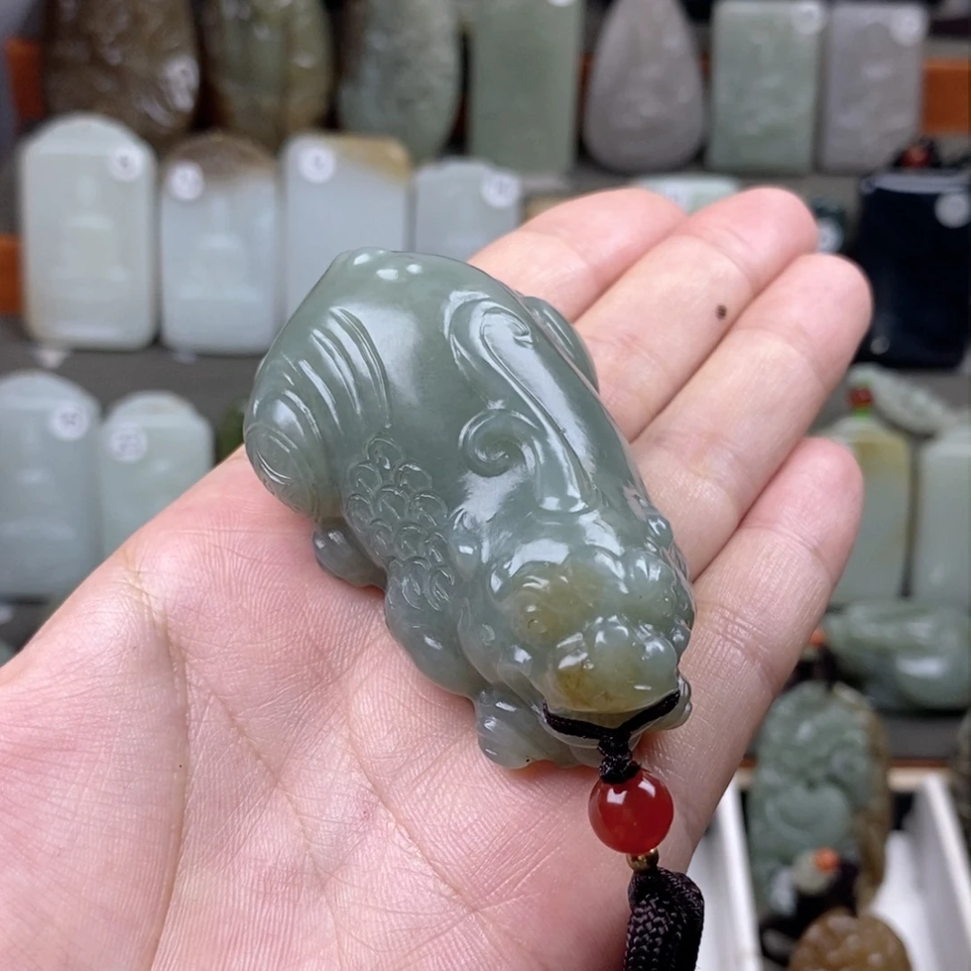 颈饰未镶嵌和田玉（糖玉）