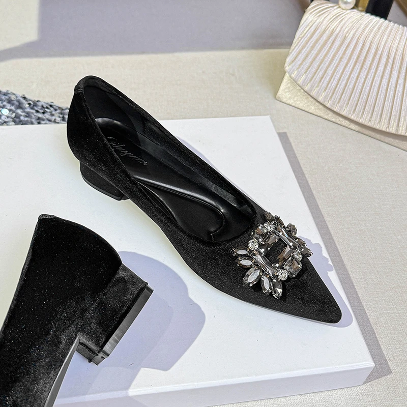 不累脚一脚蹬女鞋春秋季新款尖头水钻低跟粗跟流光风轻职通勤单鞋