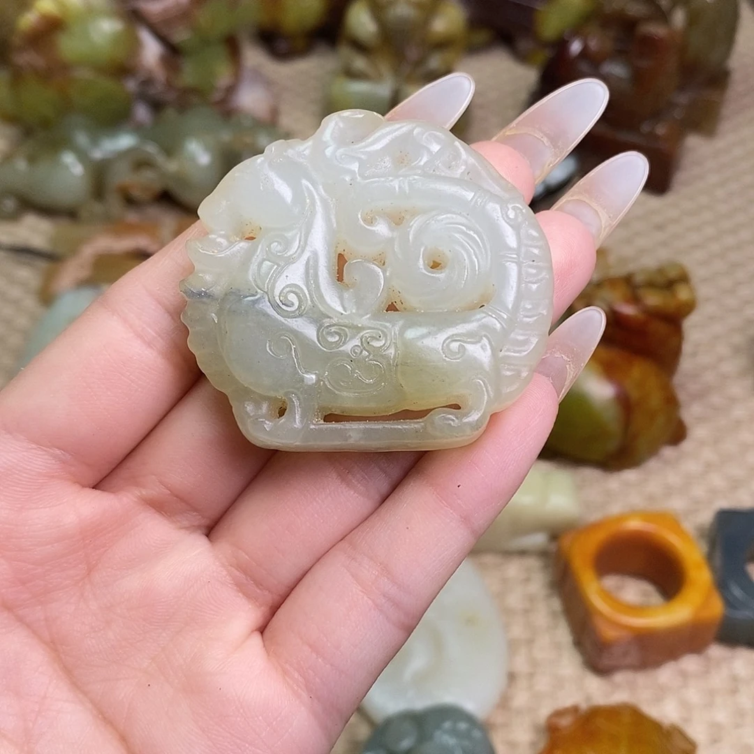 未镶嵌蛇纹石玉颈饰