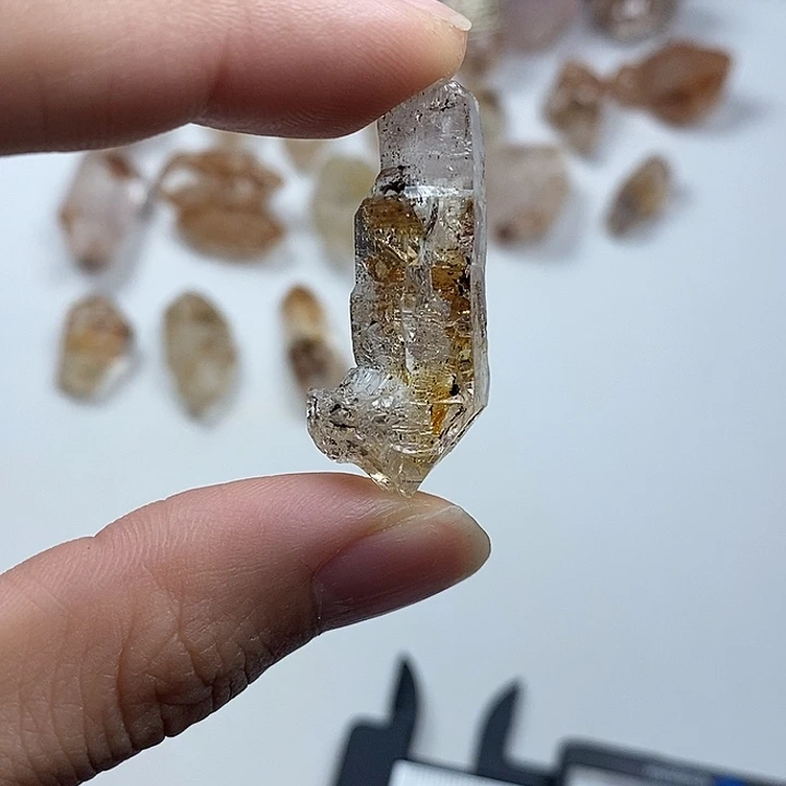 未镶嵌颈饰水晶满油萤火虫