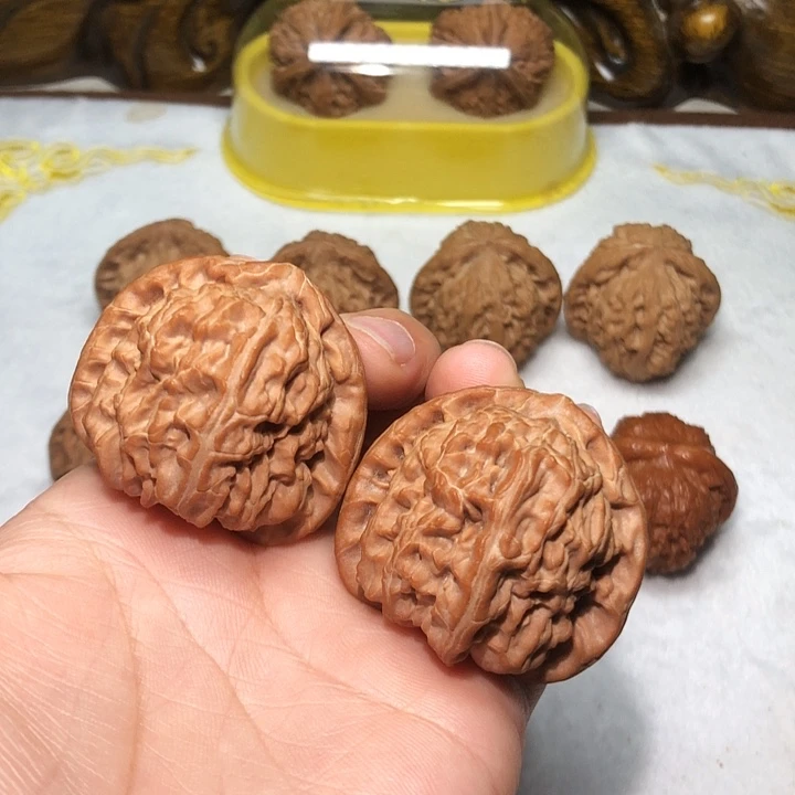 文玩核桃41.5白狮子