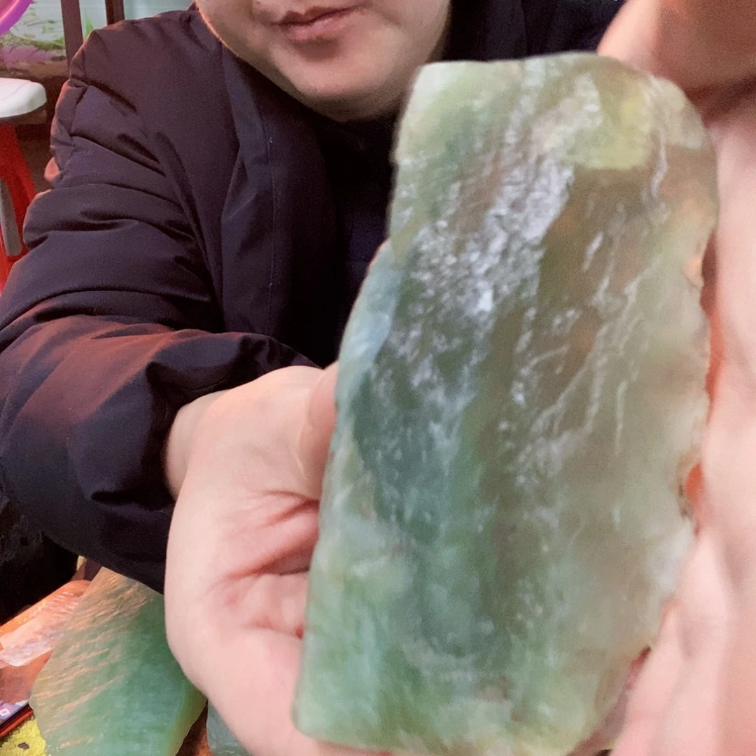 蛇纹石玉未镶嵌珠宝奇石