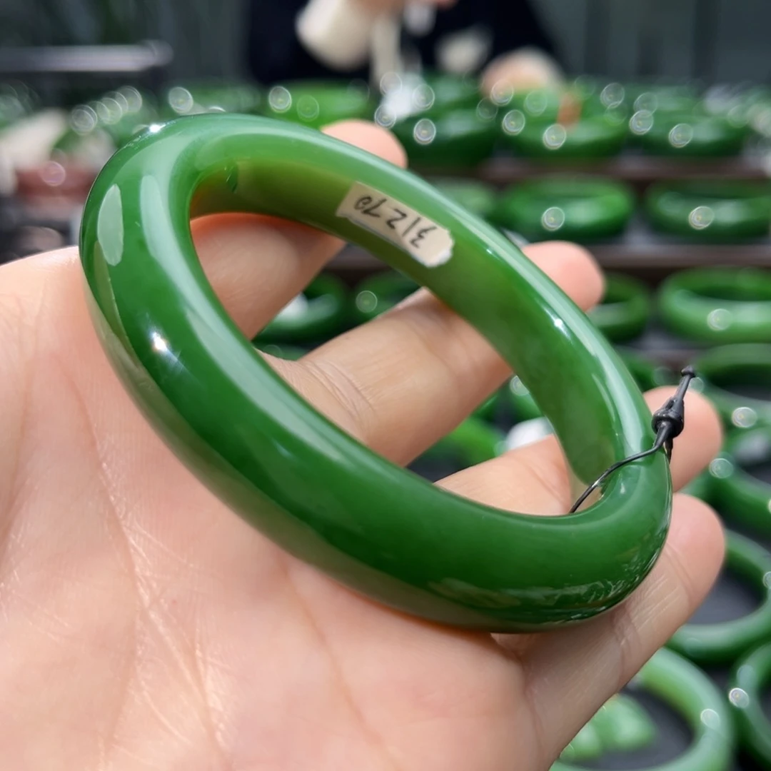 未镶嵌手镯和田玉（碧玉）