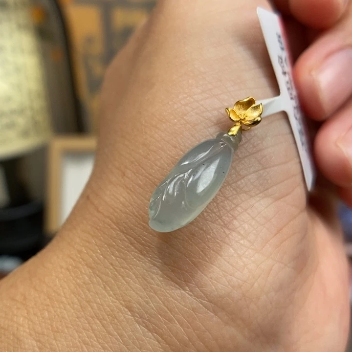 【闪购商品】颈饰18K金镶嵌翡翠79
