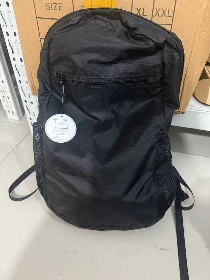 轻便百搭休闲双肩包
