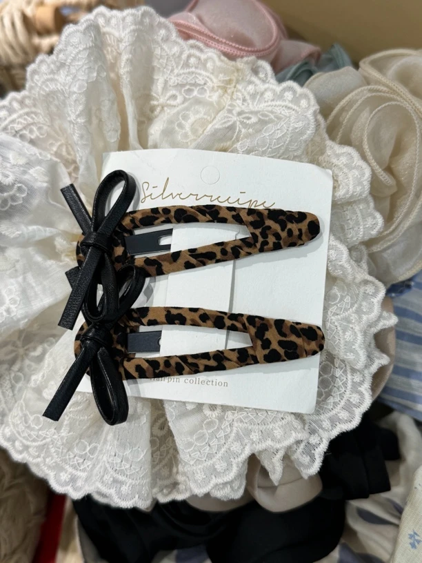 豹纹皮皮蝴蝶结 BB 夹一对