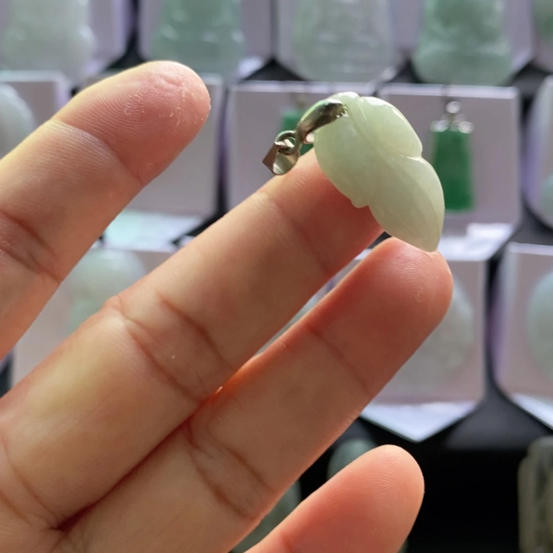 颈饰银S925镶嵌翡翠金枝玉叶