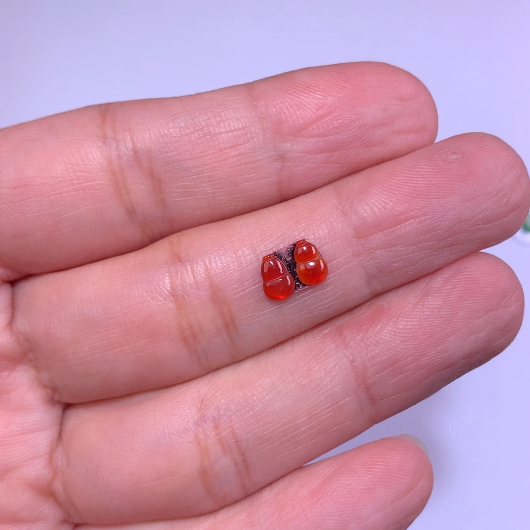 翡翠未镶嵌颈饰黄葫芦