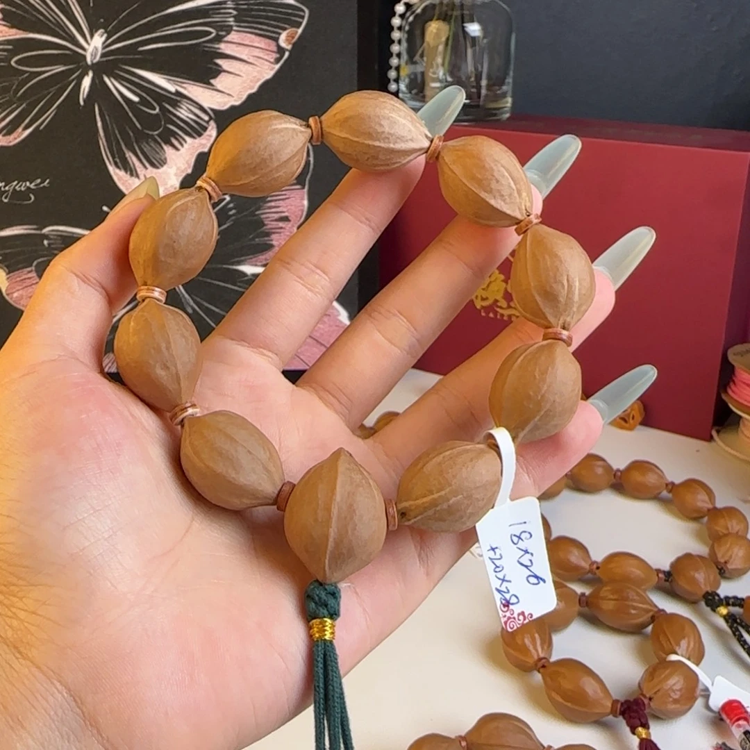 亿***劉吊坠橄榄核梅林铁核1826