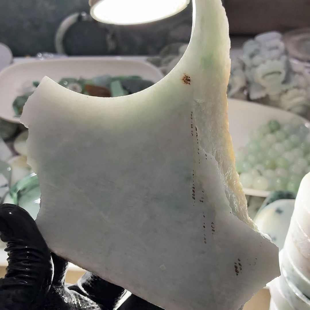 翡翠未镶嵌颈饰边角料