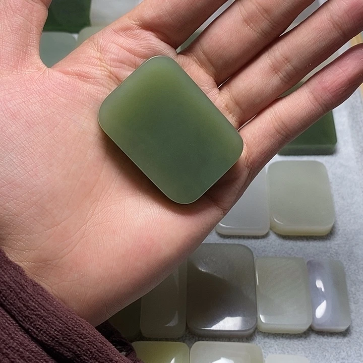 张***u和田玉未镶嵌颈饰