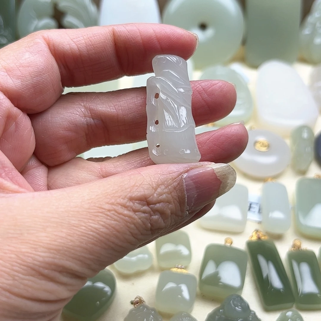 和田玉挂件未镶嵌