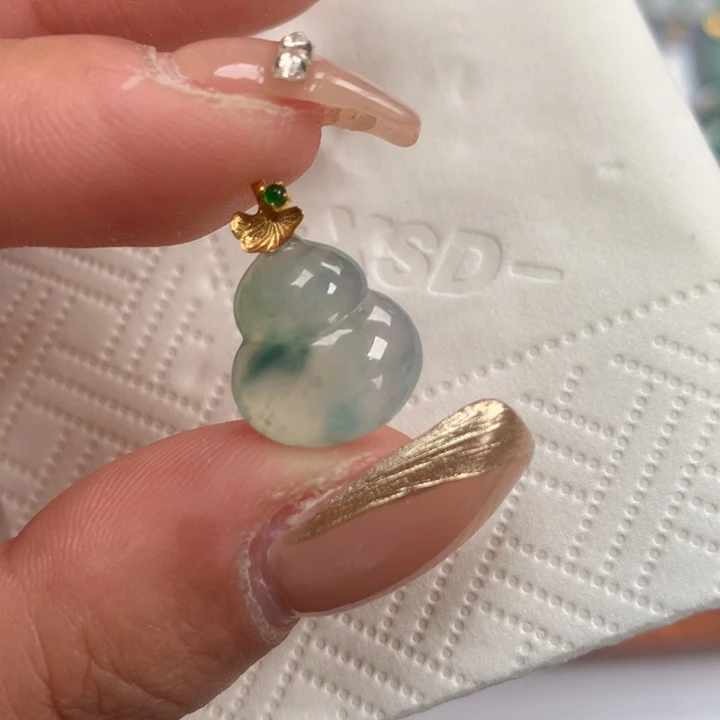 翡翠颈饰18K金镶嵌葫芦