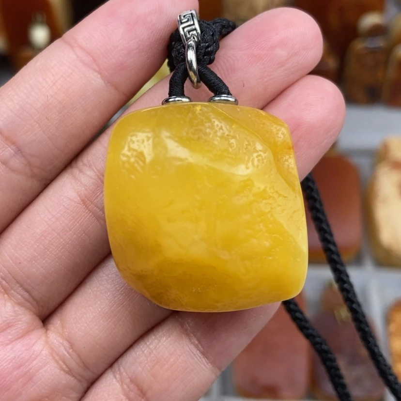 【闪购商品】未镶嵌吊坠(赠链)琥珀