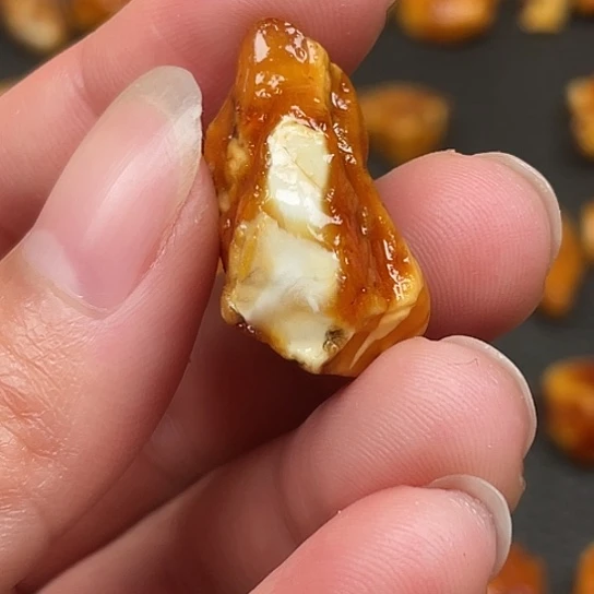 定制琥珀瓷白俄料
