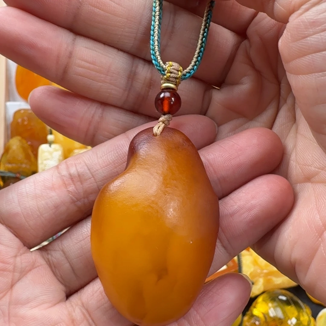 蜜蜡未镶嵌颈饰蜜蜡