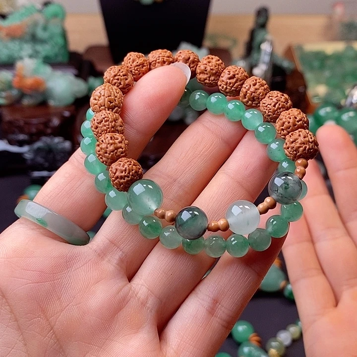 未镶嵌串石英质玉（非洲翠）