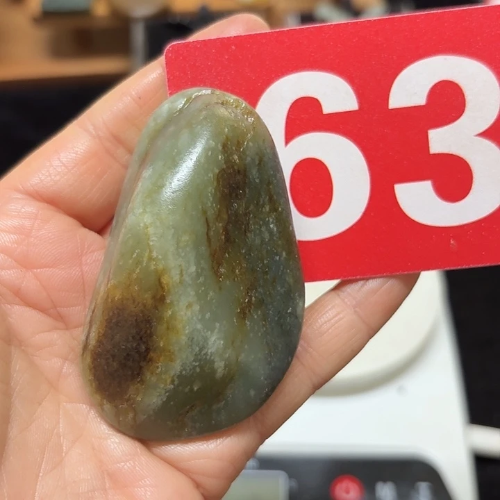 和田玉未镶嵌把件