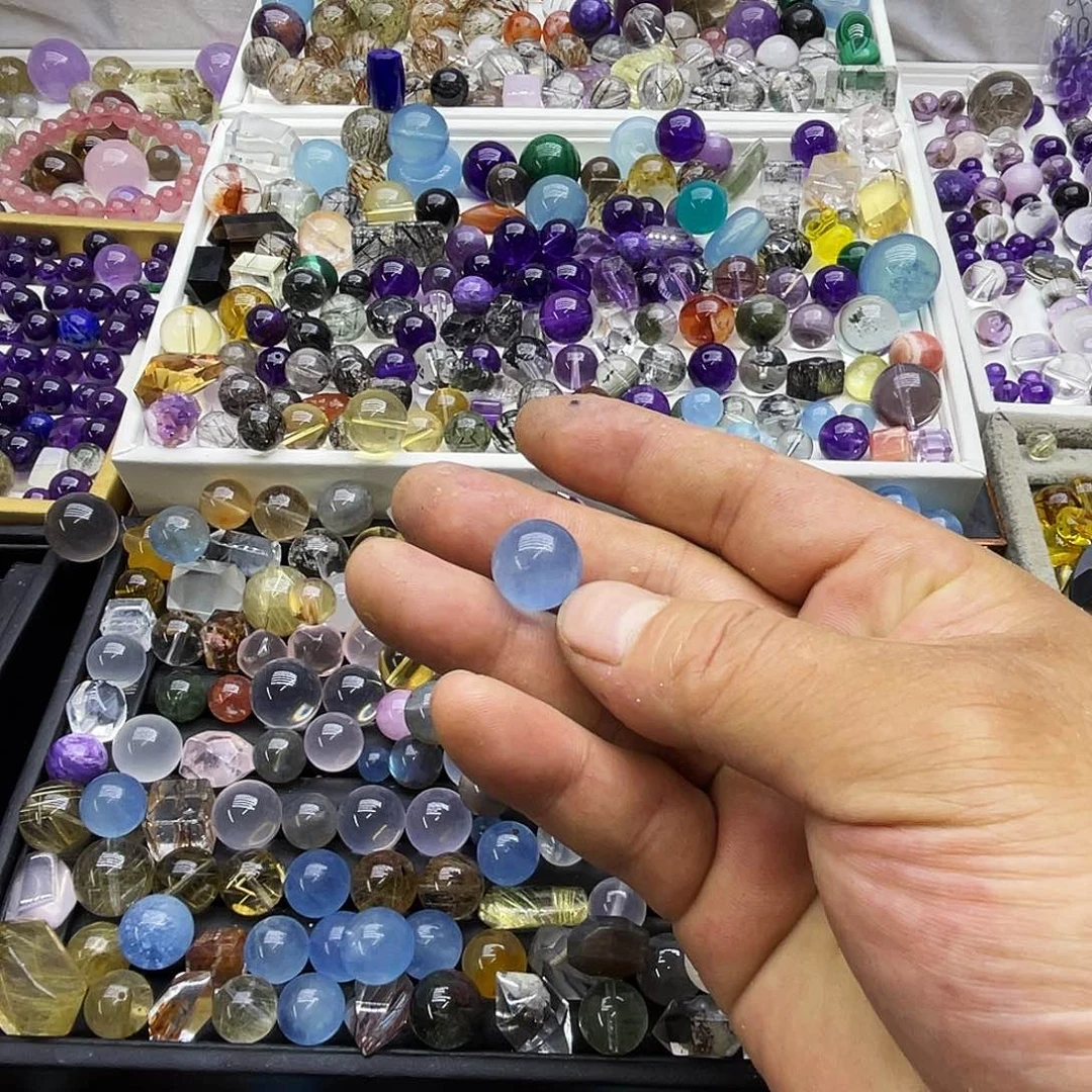 查罗石合金珠宝半成品T****?