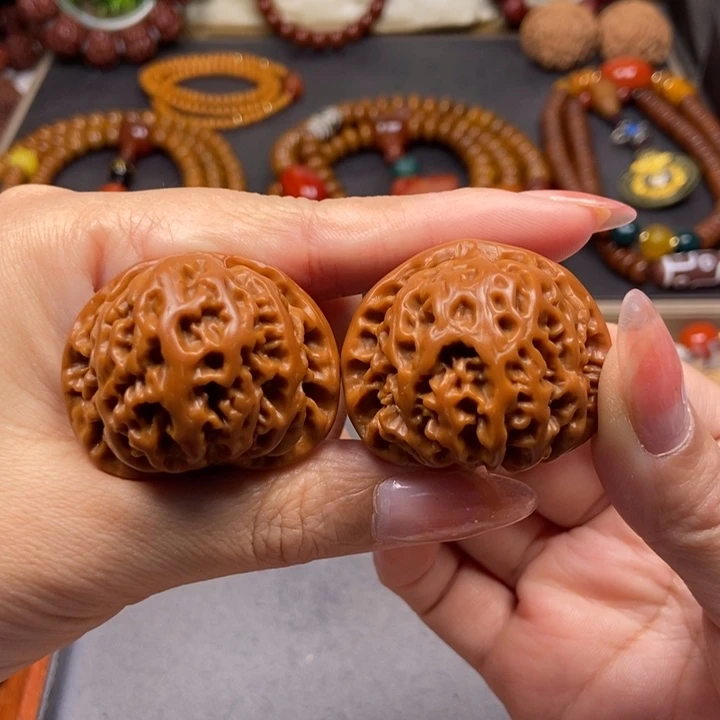 文玩核桃吊坠菩提