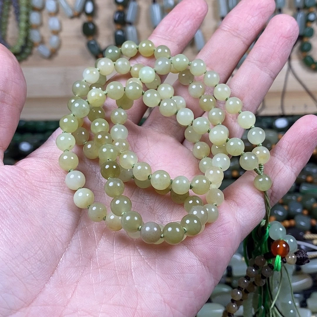 钟***生和田玉未镶嵌颈饰