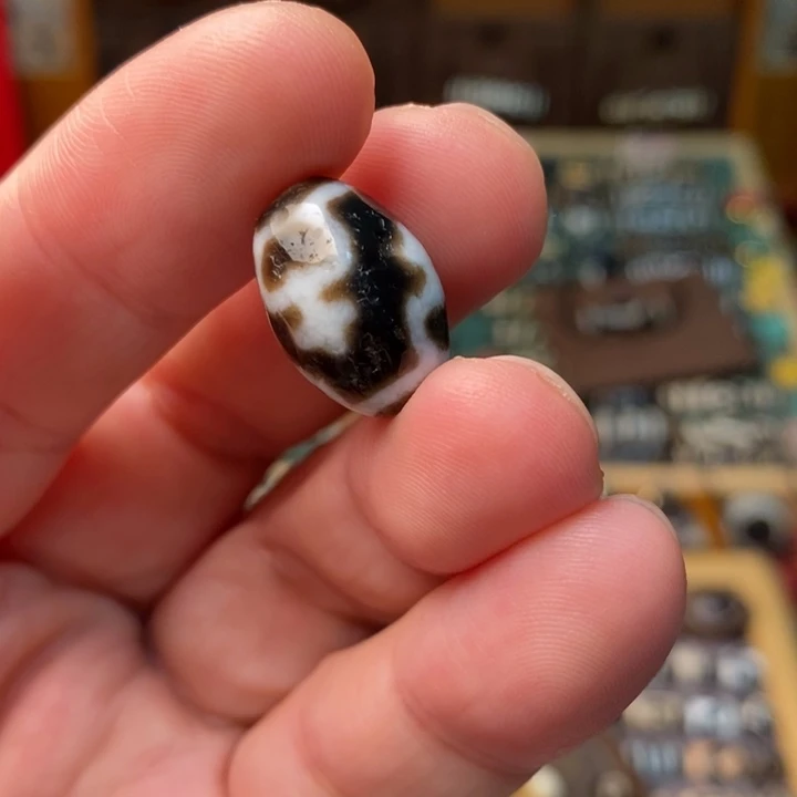 未镶嵌玛瑙/玉髓珠宝半成品黑**粑