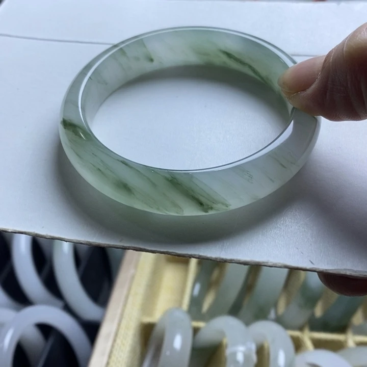 石英质玉（天山翠）未镶嵌手镯