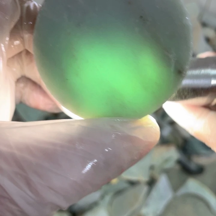 翡翠吊坠(不含链)未镶嵌天然翡翠边角料子