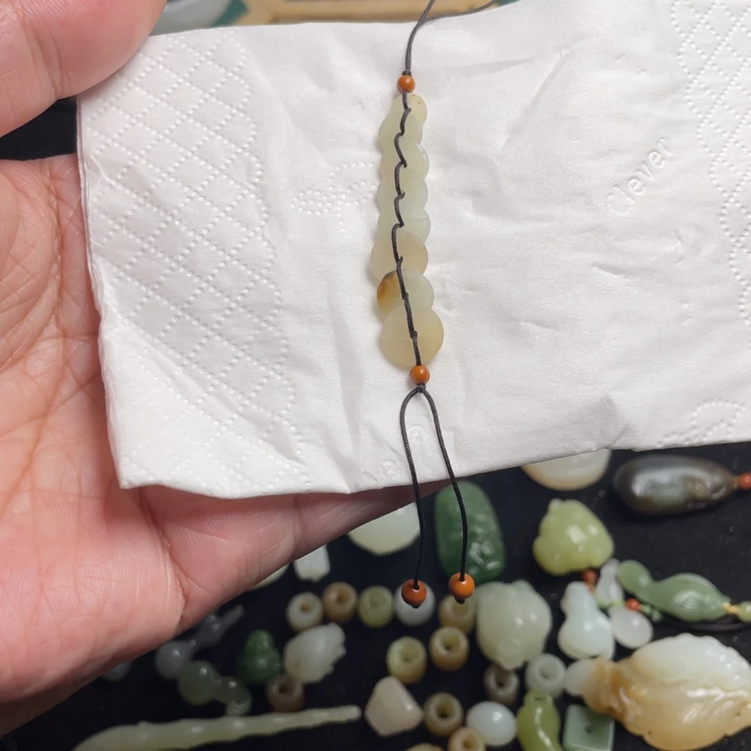 *****和田玉未镶嵌颈饰