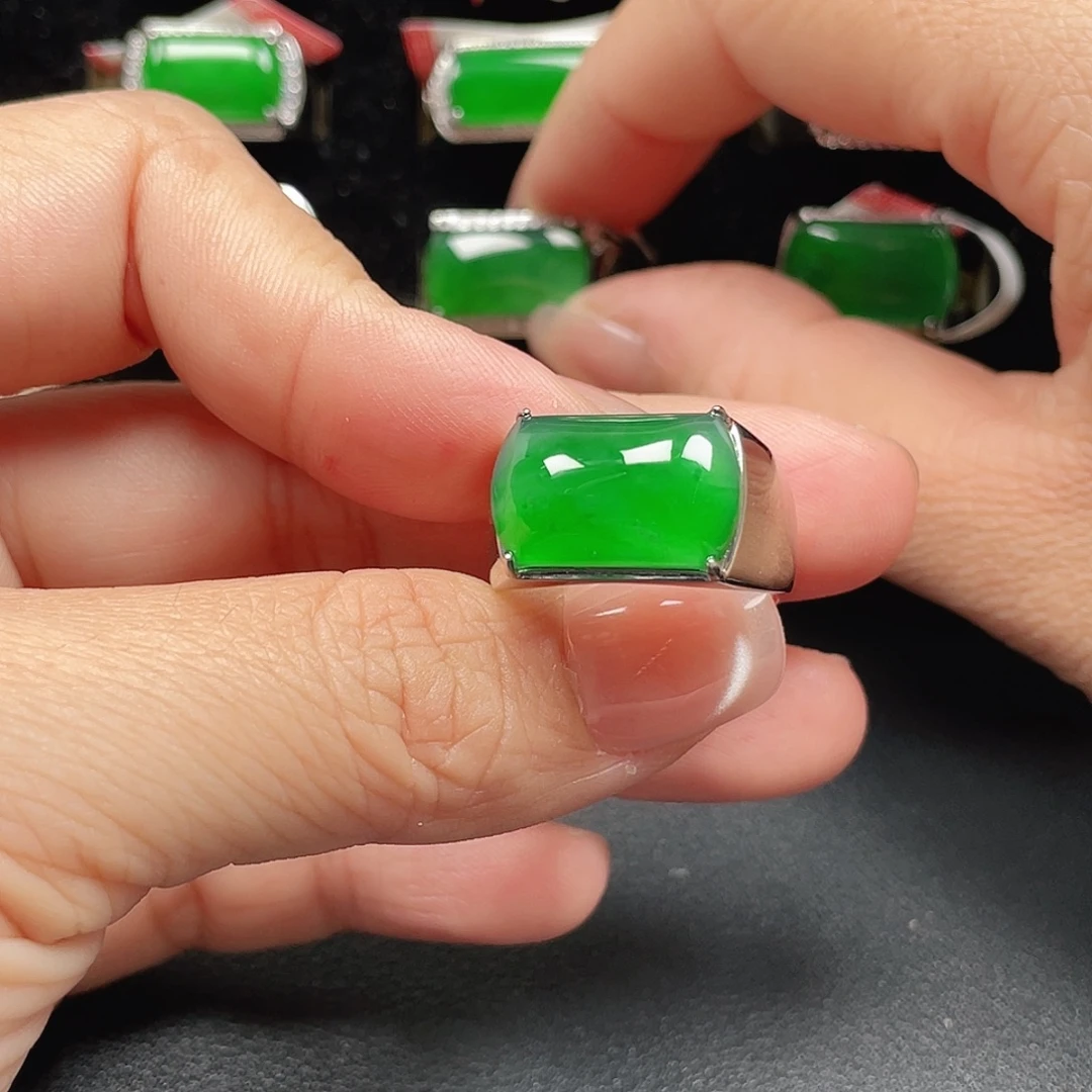 翡翠银S925镶嵌戒指没运费险编号4176