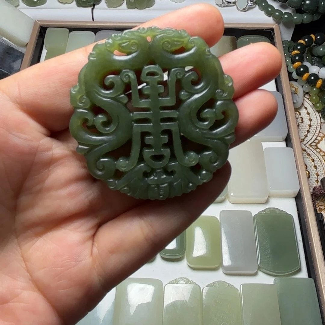 和田玉未镶嵌颈饰