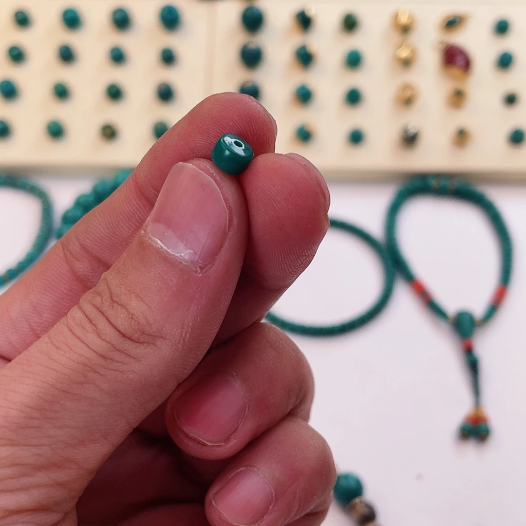 绿松石颈饰未镶嵌