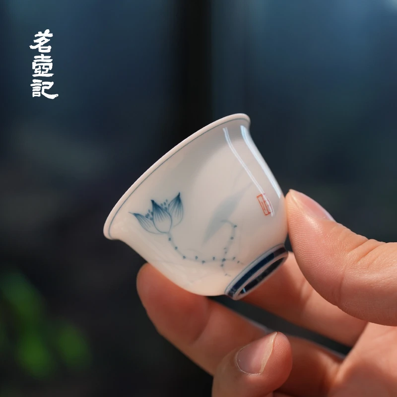 手绘荷花美人杯玉瓷釉下彩品名杯白瓷兰花潮州主人杯薄胎功夫茶杯