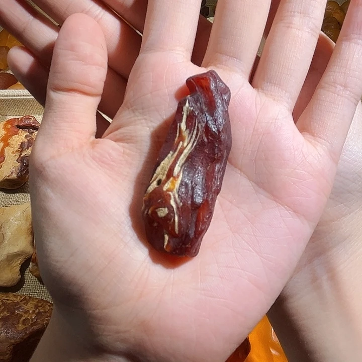 琥珀颈饰未镶嵌蜜蜡全皮吊坠