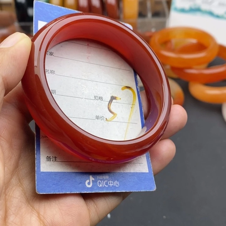 未镶嵌手镯石英质玉