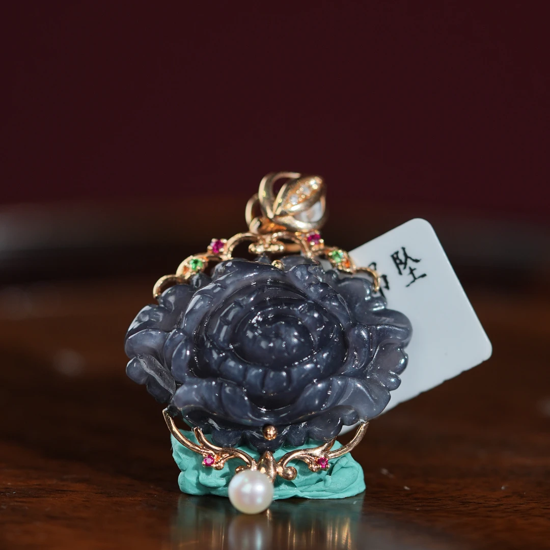 lot8807 和田玉烟紫色花朵挂坠/云南典藏