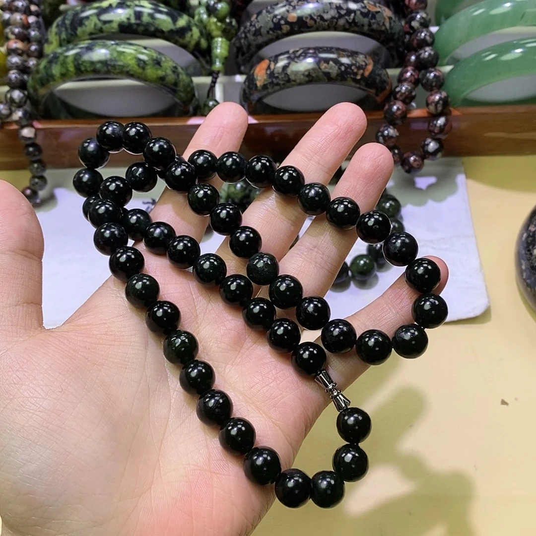 蛇纹石玉未镶嵌项链